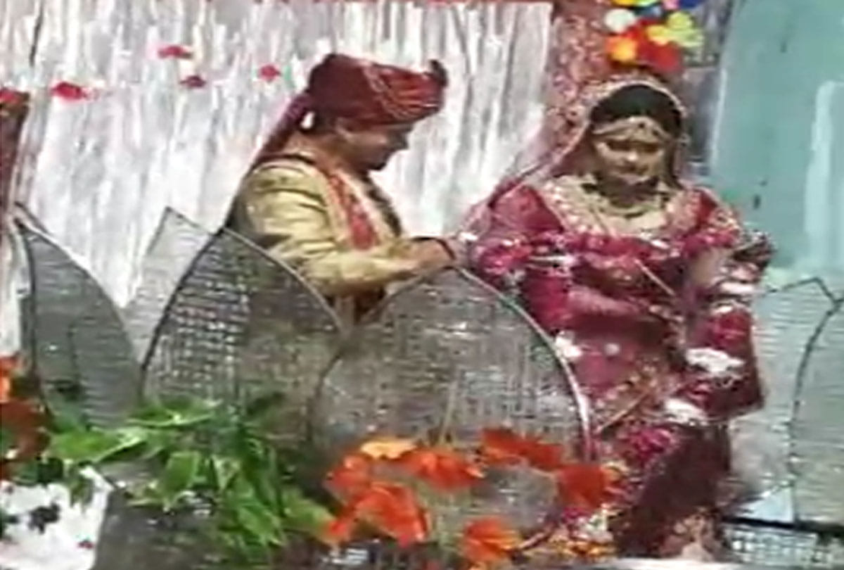 mother beat up the groom at the wedding in hamirpur