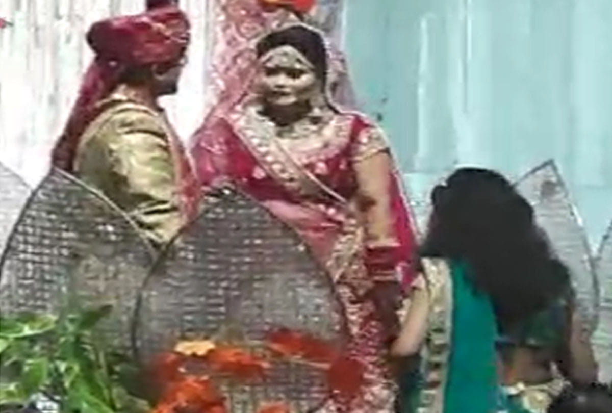 mother beat up the groom at the wedding in hamirpur