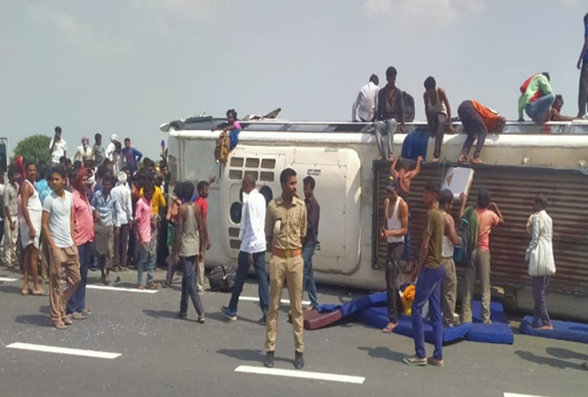 Accident on Agra-Lucknow Expressway, Woman Died, 50 injured