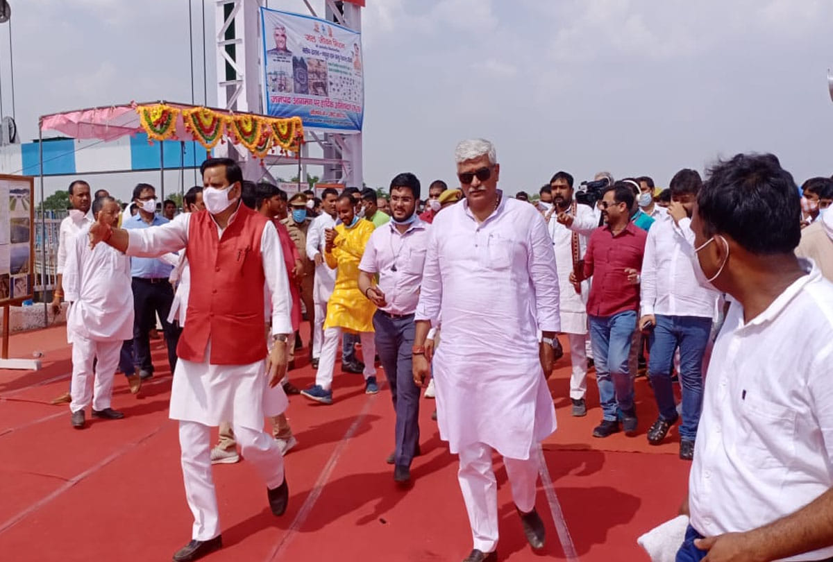 Jal Shakti Minister Gajendra Singh Shekhawat reached Mahoba