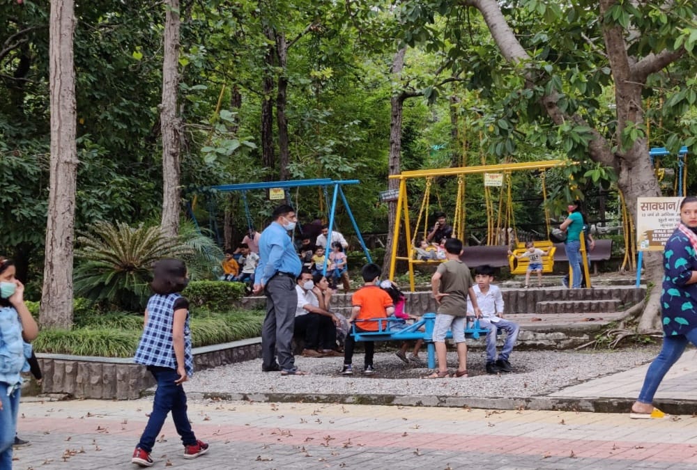 Dehradun News: Tourist Crowd in Doon Zoo on Weekend during corona pandemic