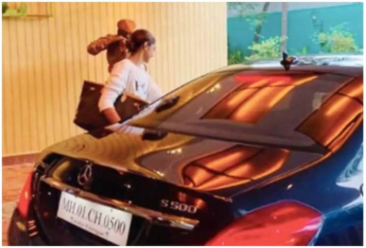 Deepika Padukone joins Shah Rukh Khan for shooting on the sets of Pathan