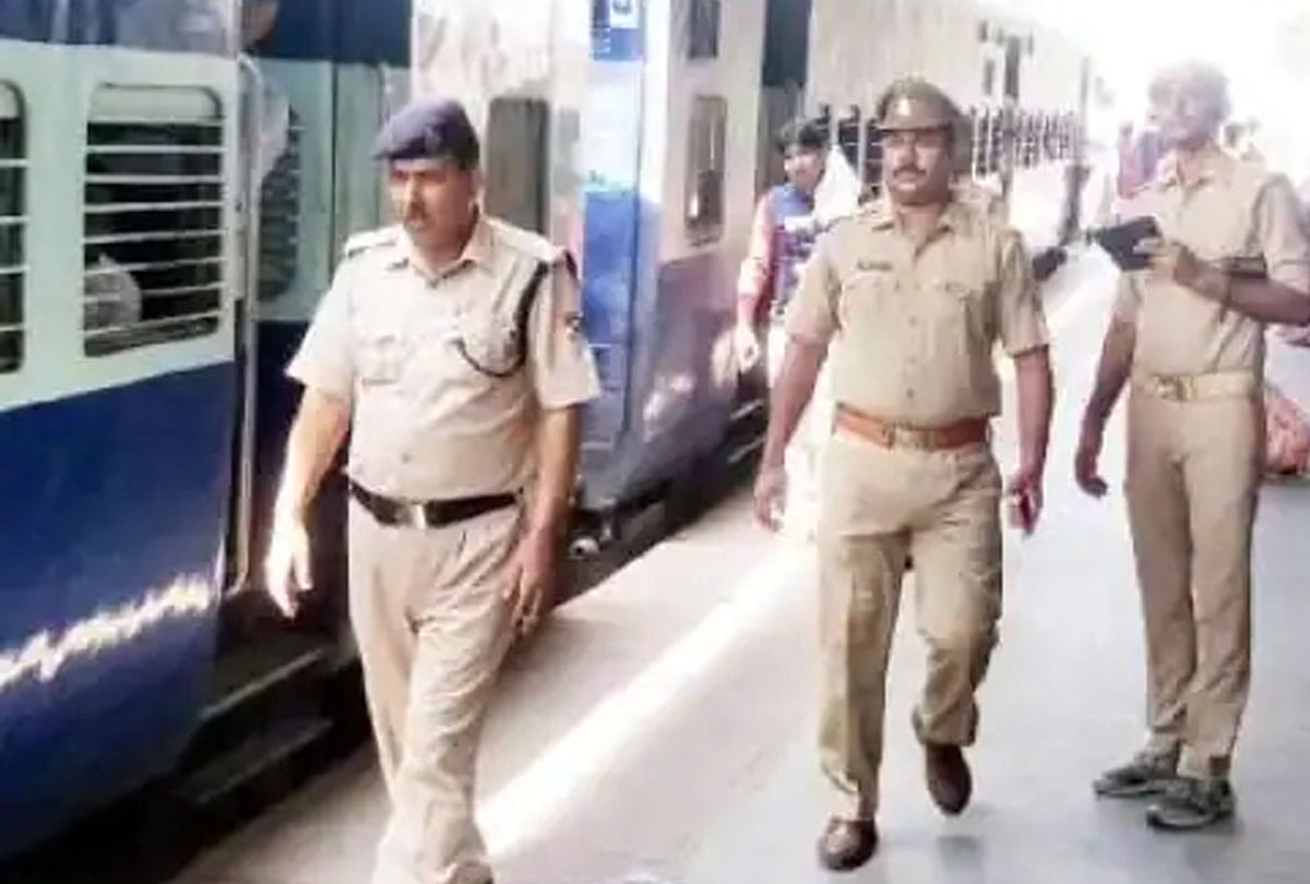 Nine children removed from train on suspicion of human trafficking