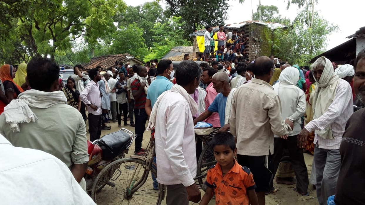 husband of gram pradhan found  tied in  sack behind temple in azamgarh who missing for 48 hours condition critical