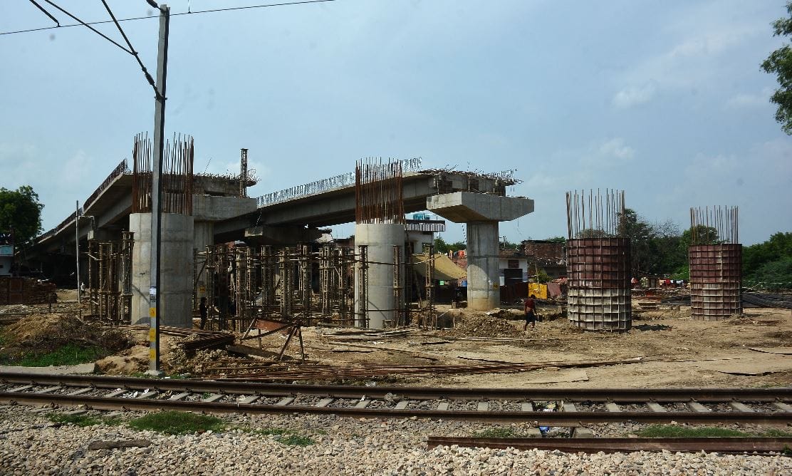 Phulwaria Fourlane varanasi construction work picked up speed after CM Yogi  instructions  it will be easy to go from airport to BHU