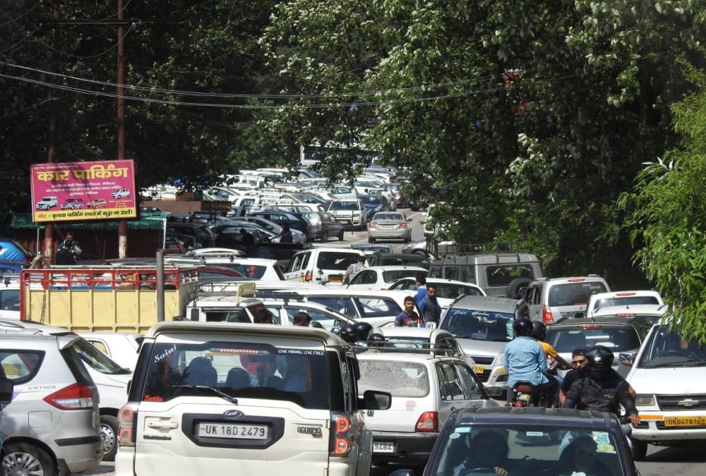 Uttarakhand News: Nainital Full with tourist crowd and Parking Also Full on weekend