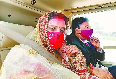 BJP leader bid farewell to daughter by helicopter