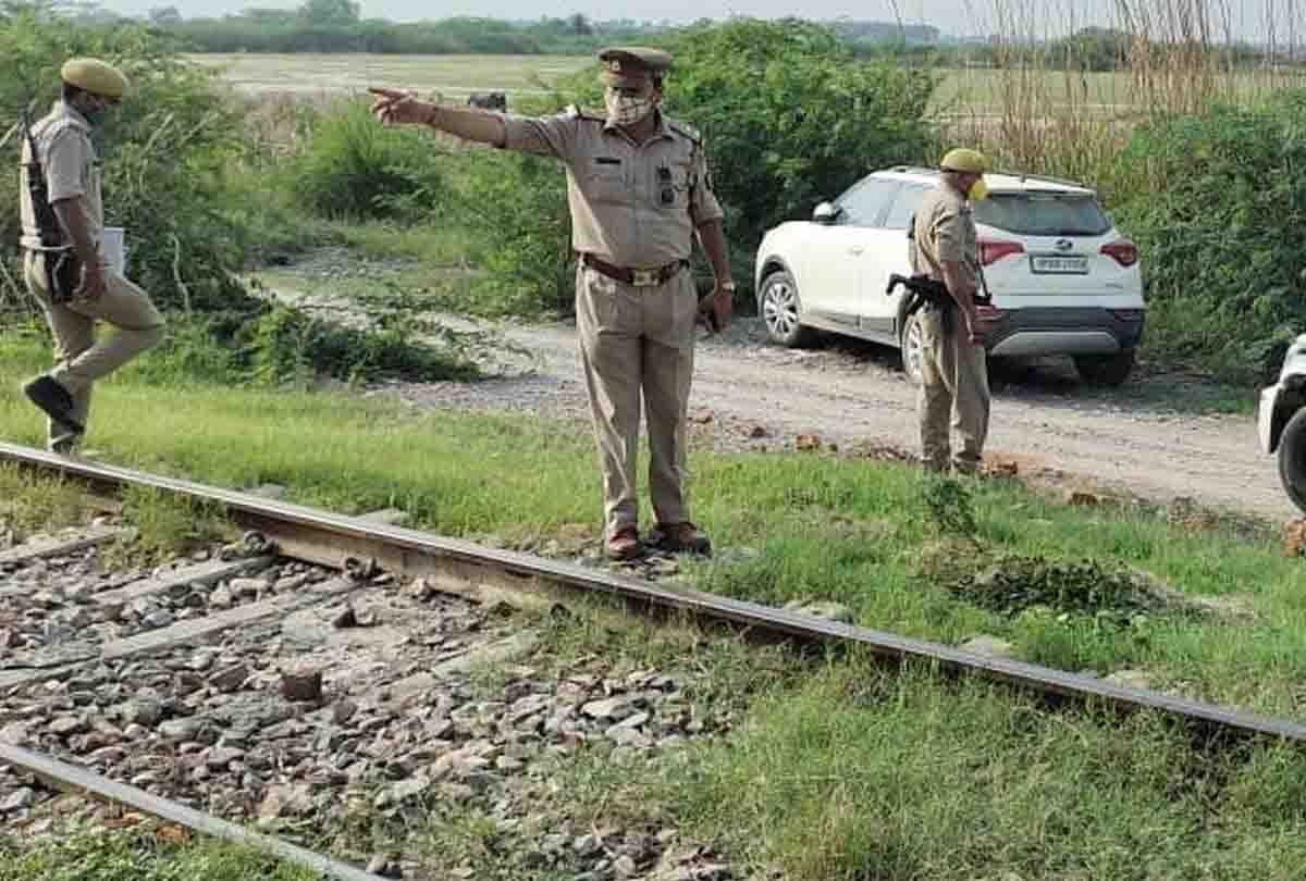 Auraiya: Traumatic death of guard after being hit by goods train, accident happened while crossing track