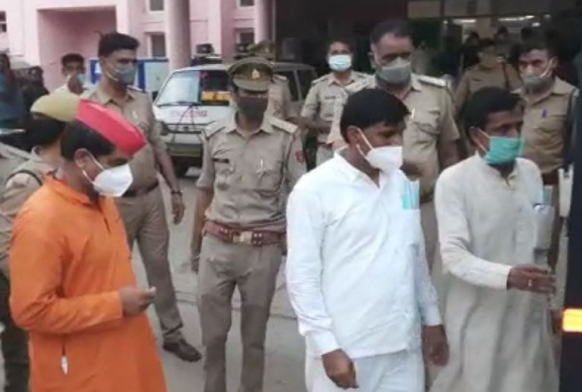 Five zila panchayat members arrested after voting in firozabad