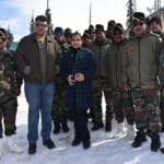 भारतीय सेना के साथ विद्या बालन