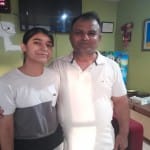 पिता के साथ मंशा बलडोत्रा