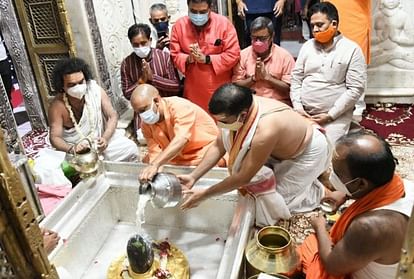 CM Yogi Adityanath becomes the first CM who visits Shrikashi Vishwanath 100 times.