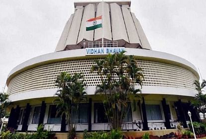 Maharashtra: शिंदे के नेतृत्व वाली शिवसेना के 40 और ठाकरे गुट के 14 MLA को नोटिस जारी, अयोग्यता पर मांगा जवाब Notice seeking reply on disqualification issued to 40 MLAs of Shinde-led Shiv Sena, 14 of Thackeray faction