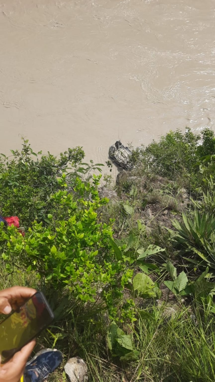 uttarakhand news : car fell into river in rudraprayag, four rescued two missing