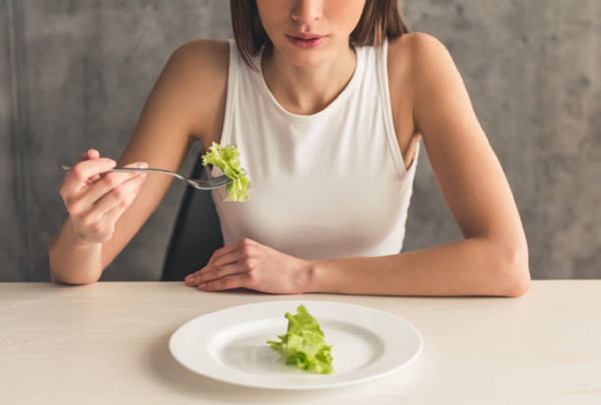 anorexia nervosa know its symptoms causes and complications, anorexia disease in hindi