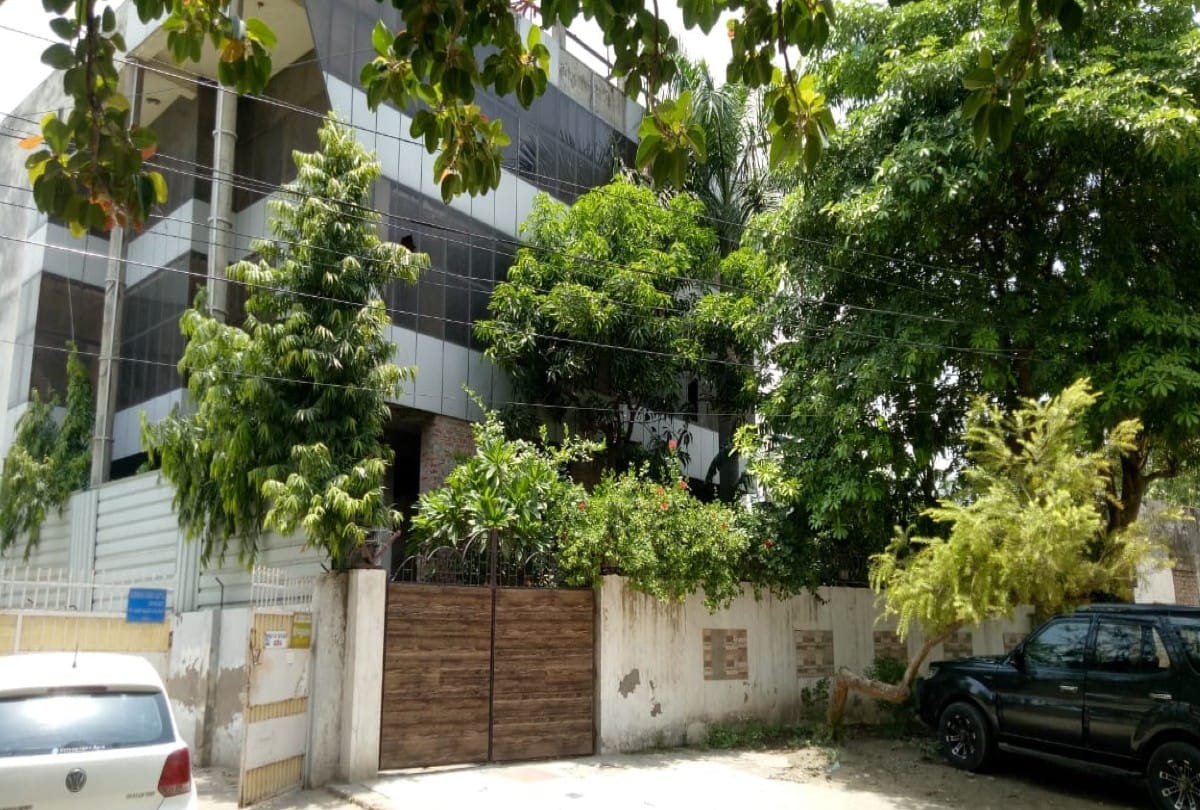 Gomti River Front Scam CBI Raids BJP Leader Nitin Gupta House in Agra