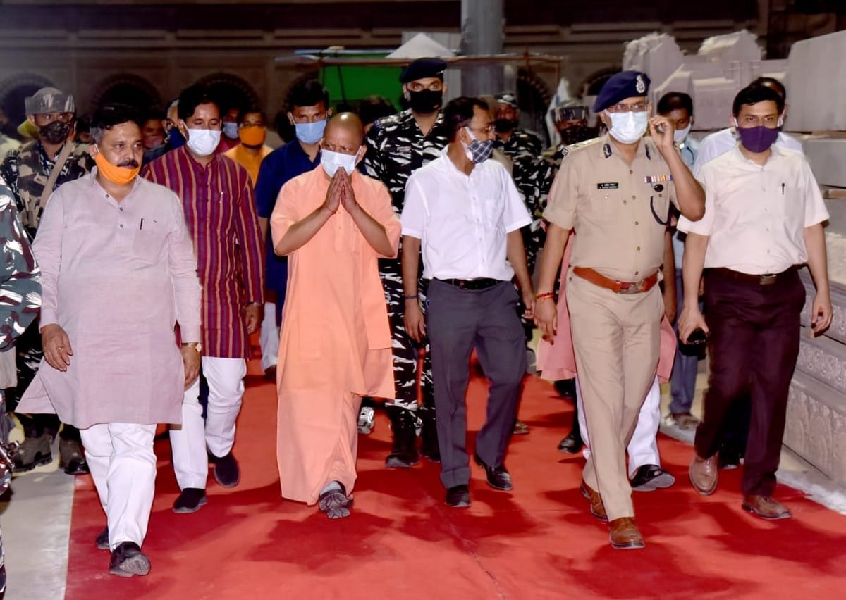 up cm yogi adityanath varanasi visit today: CM yogi worshiped Kashi Vishwanath mandir wished well for state people