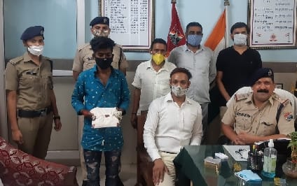 Narcotics team raid in Durgiana Express