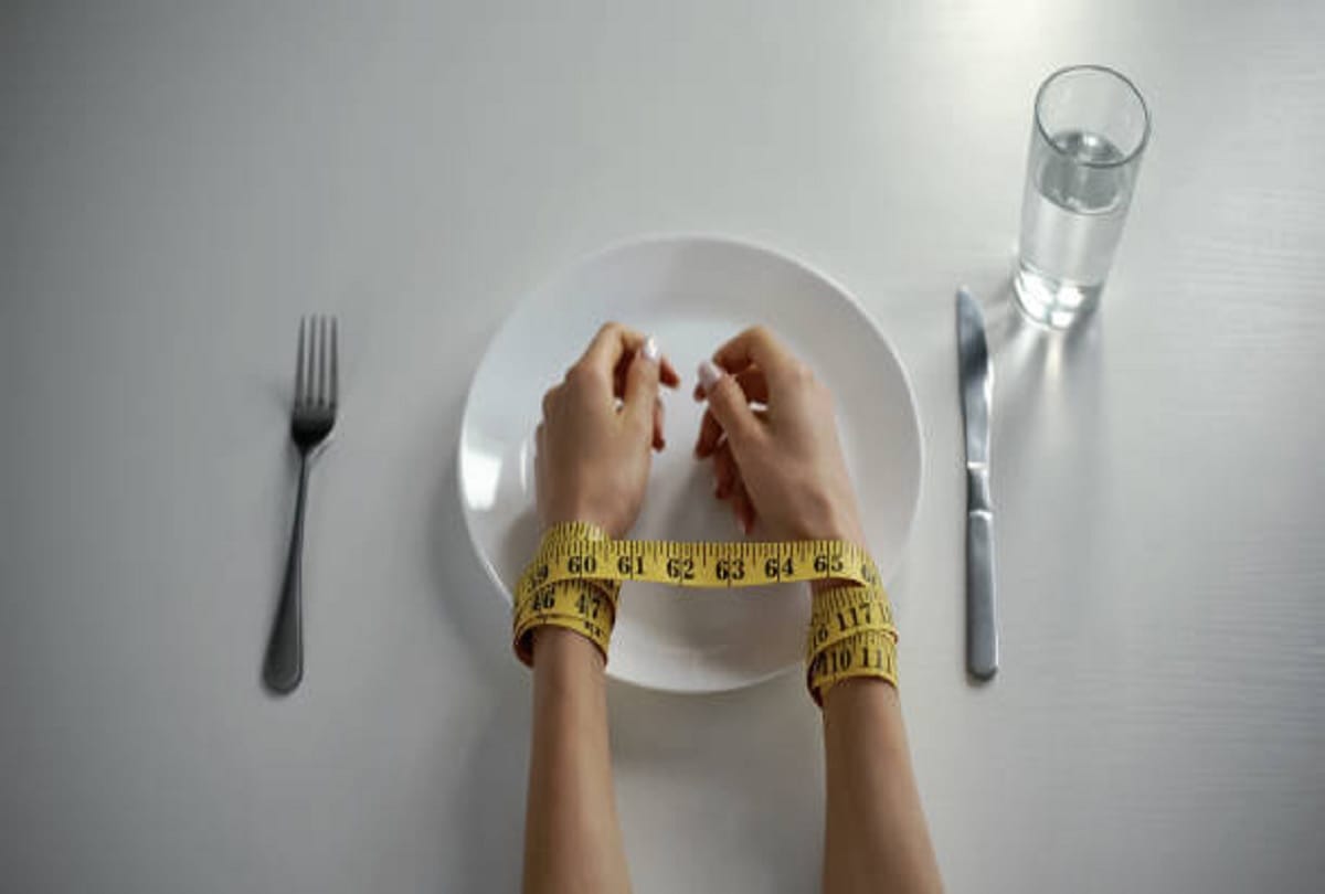 Eating disorder Bulimia nervosa symptoms and risk factors