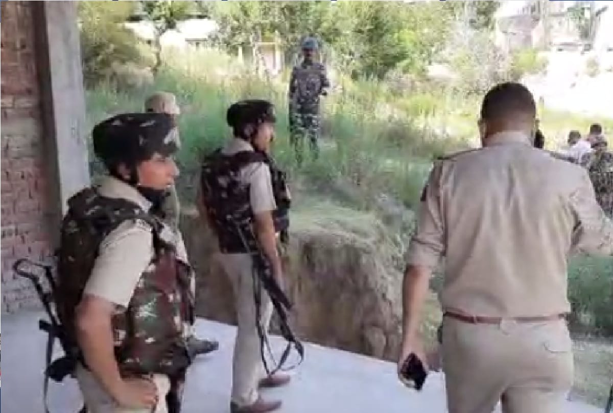 Grenade attack near District Police Lines Doda jammu kashmir SOG jawan got injured