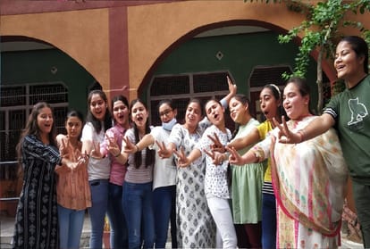 JKBOSE 12th Result Auto driver's daughter and Divyang student performed brilliantly