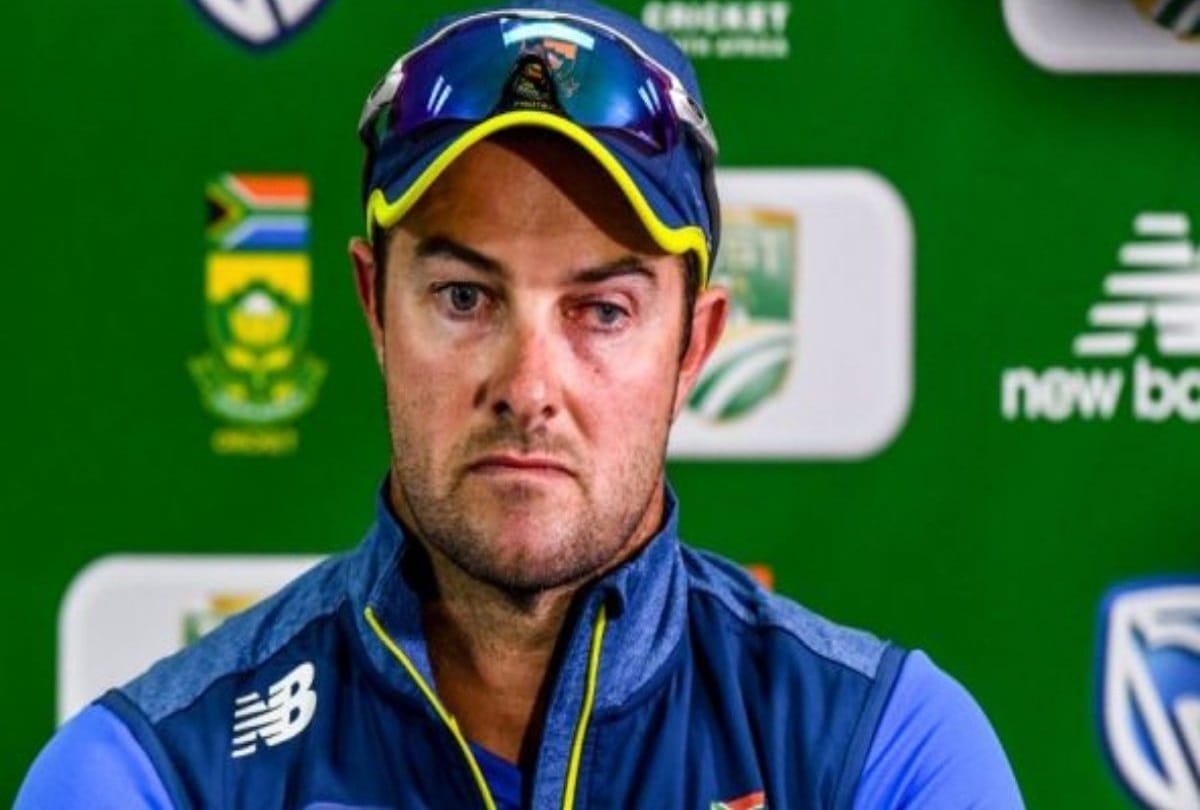 Mark Boucher apologises for singing offensive songs with his teammates