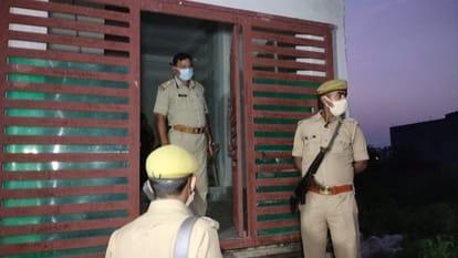 retired woman teacher dead body found inside box at home in mau