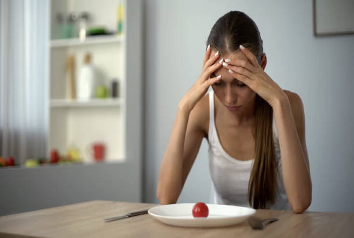 Eating disorder Bulimia nervosa symptoms and risk factors