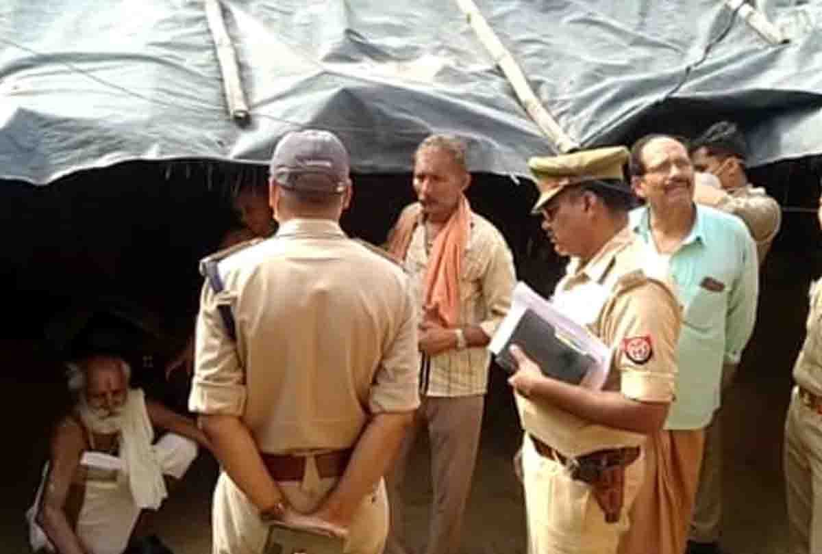 Orai: Woman murdered by slitting her throat with a sharp weapon, dead body found covered in blood