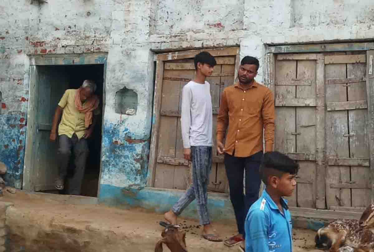 Fatehpur: Mother-daughter burnt alive after father throw petrol