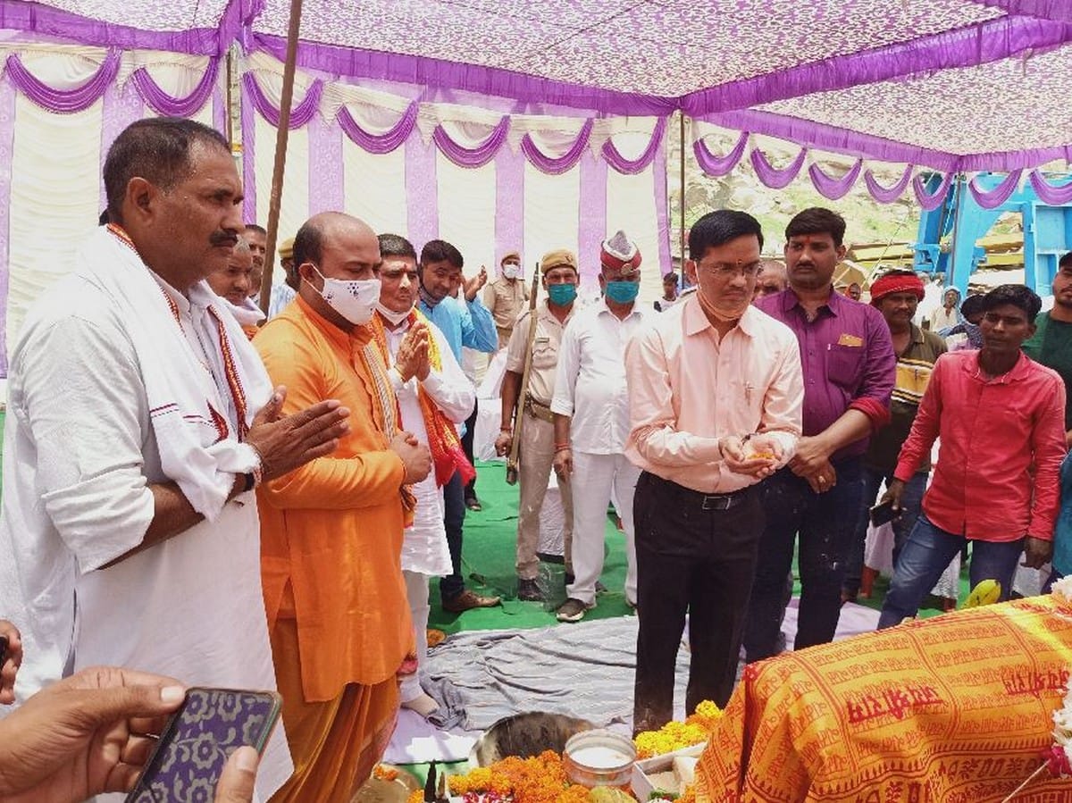 Ram temple construction: First consignment of pink stones left for Ayodhya from Mirzapur