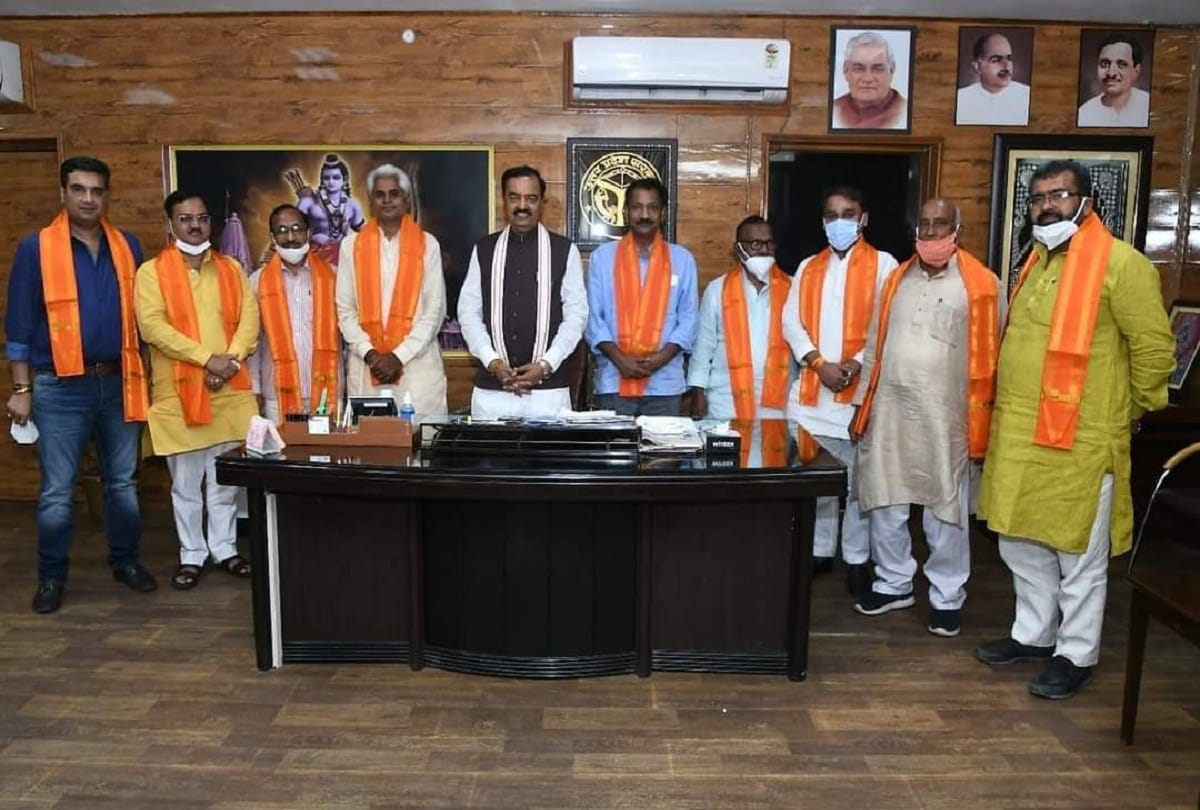 District Panchayat President VK Singh met Deputy CM in Lucknow