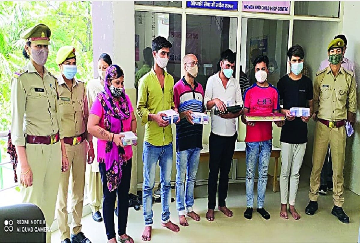 Highprofile sex racket exposed in noida Oyo Hotel Royal Palace