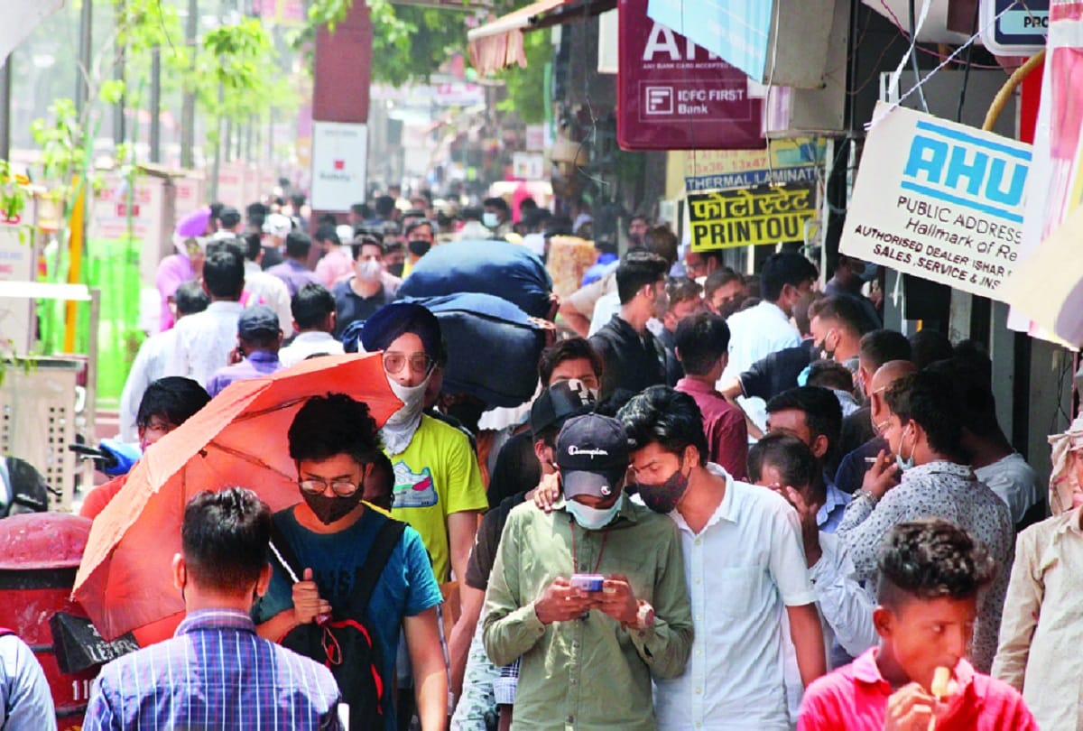 Corona rules broken in Delhi: Lajpatnagar market and Sadars cotton market closed
