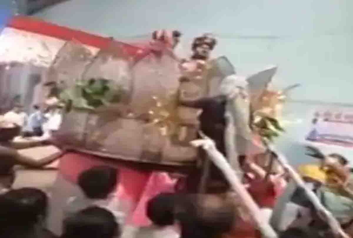 mother beat up the groom at the wedding in hamirpur, video viral