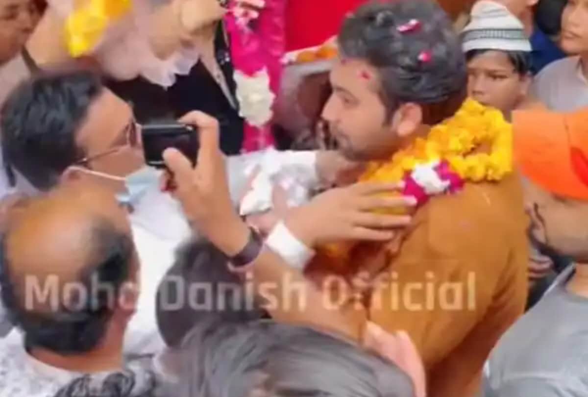 Indian Idol 12 Mohd Danish Violate Corona Guidelines During Hometown Welcome