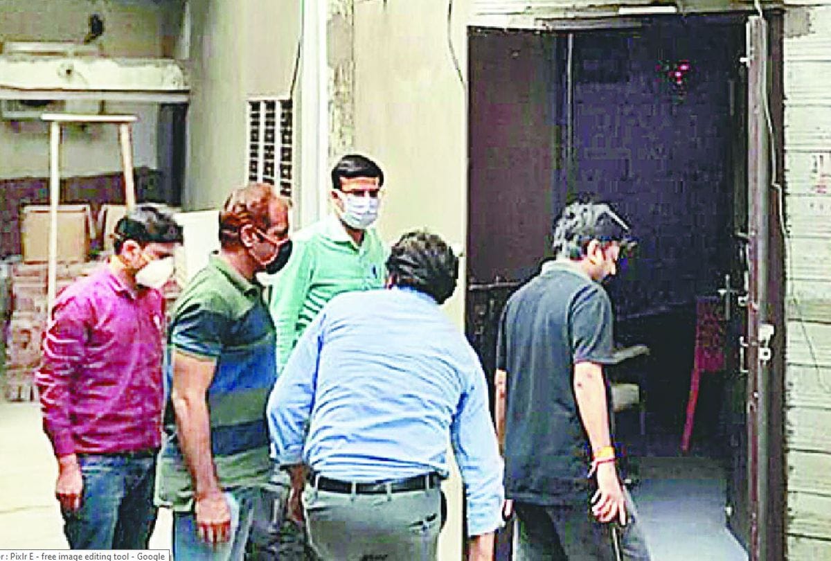 Gomti River Front Scam CBI Raids BJP Leader Nitin Gupta House in Agra