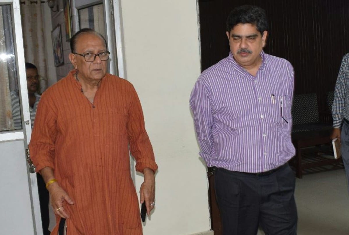 raj bhavan stopped work of vice chancellor of DBRAU agra
