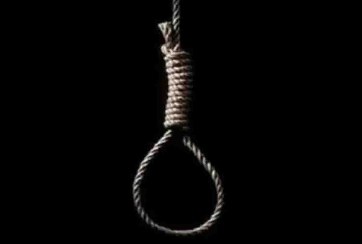girl commits suicide in kanpur up