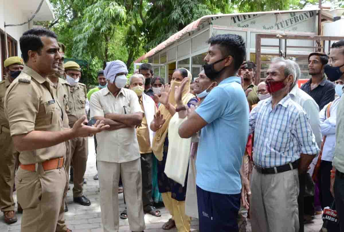 Angry relatives created a ruckus over not taking action in Pooja Sharma murder case