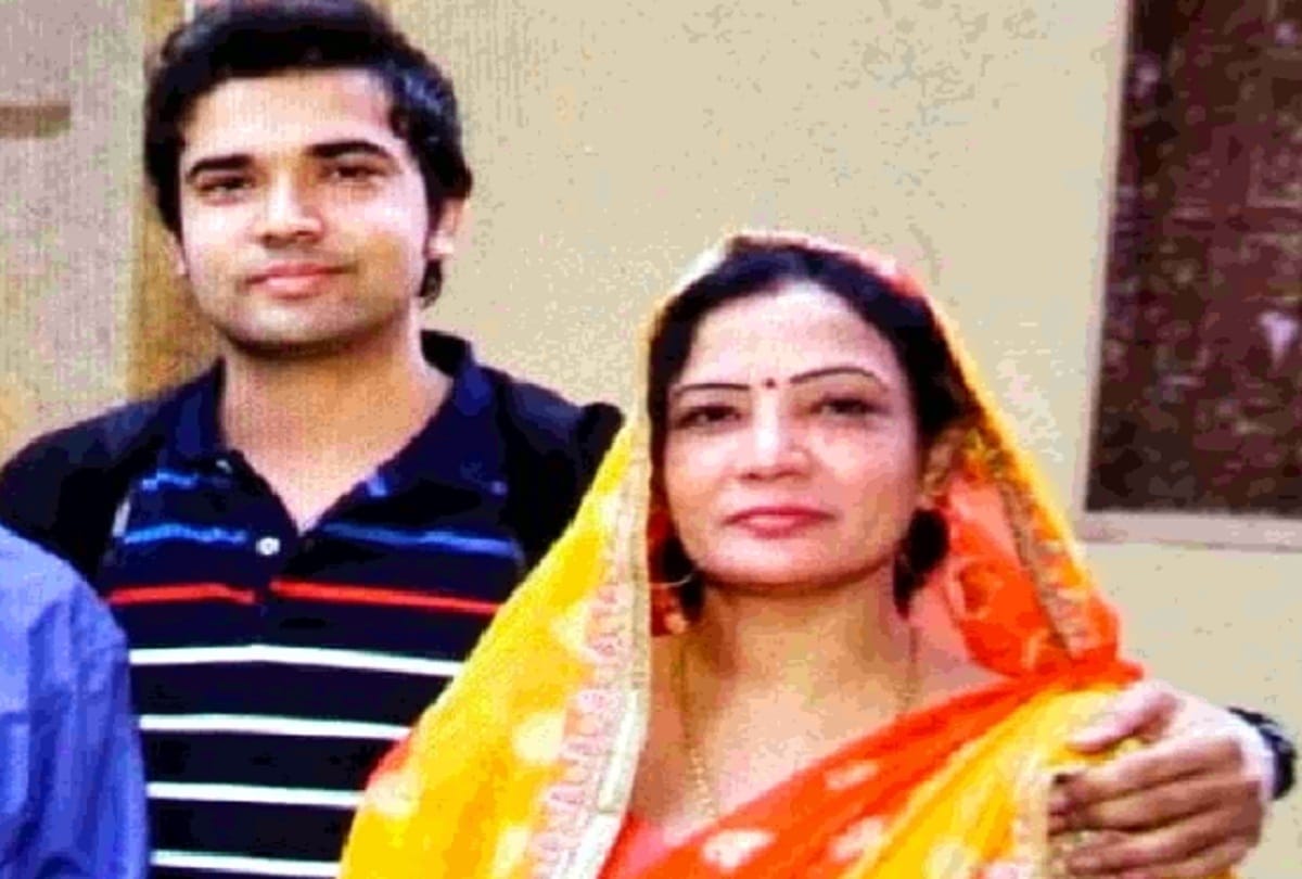 air force employee wife and son brutally murdered at home in palam delhi