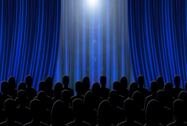 Artists suffer from Financial Problems because theaters are closed due to corona