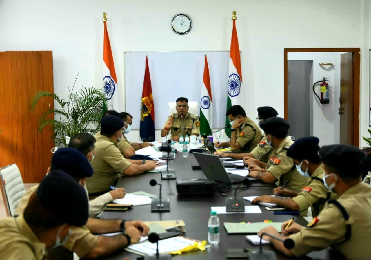 police commissionerate divided into six circles to improve traffic system in varanasi and road jam