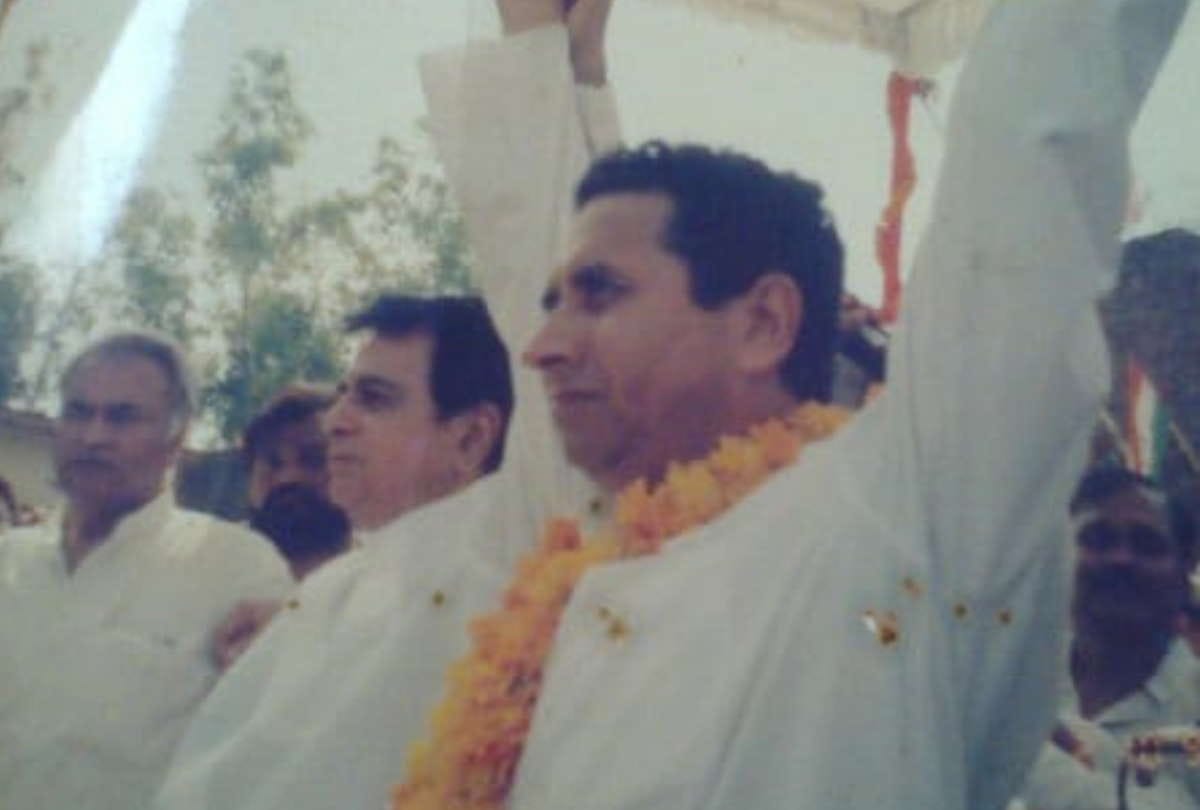 Actor Dilip Kumar Passed Away Dilip Kumar great artist of film world came to Gorakhpur 22 years ago for Lok Sabha elections campaign