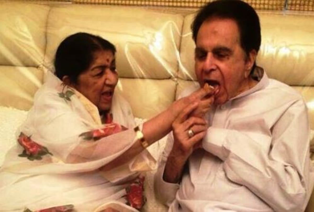 Dilip kumar and lata mangeshkar did not talk for 13 years because of this reason