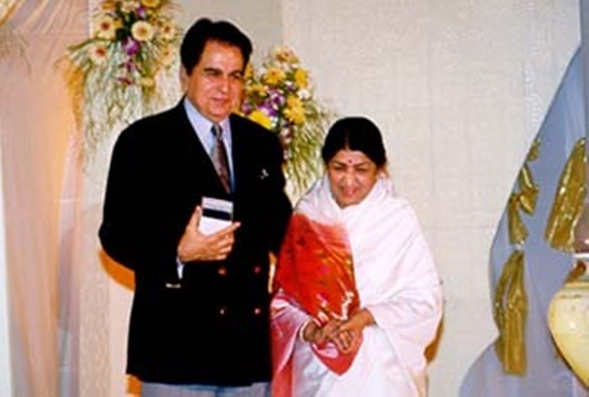 Dilip kumar and lata mangeshkar did not talk for 13 years because of this reason