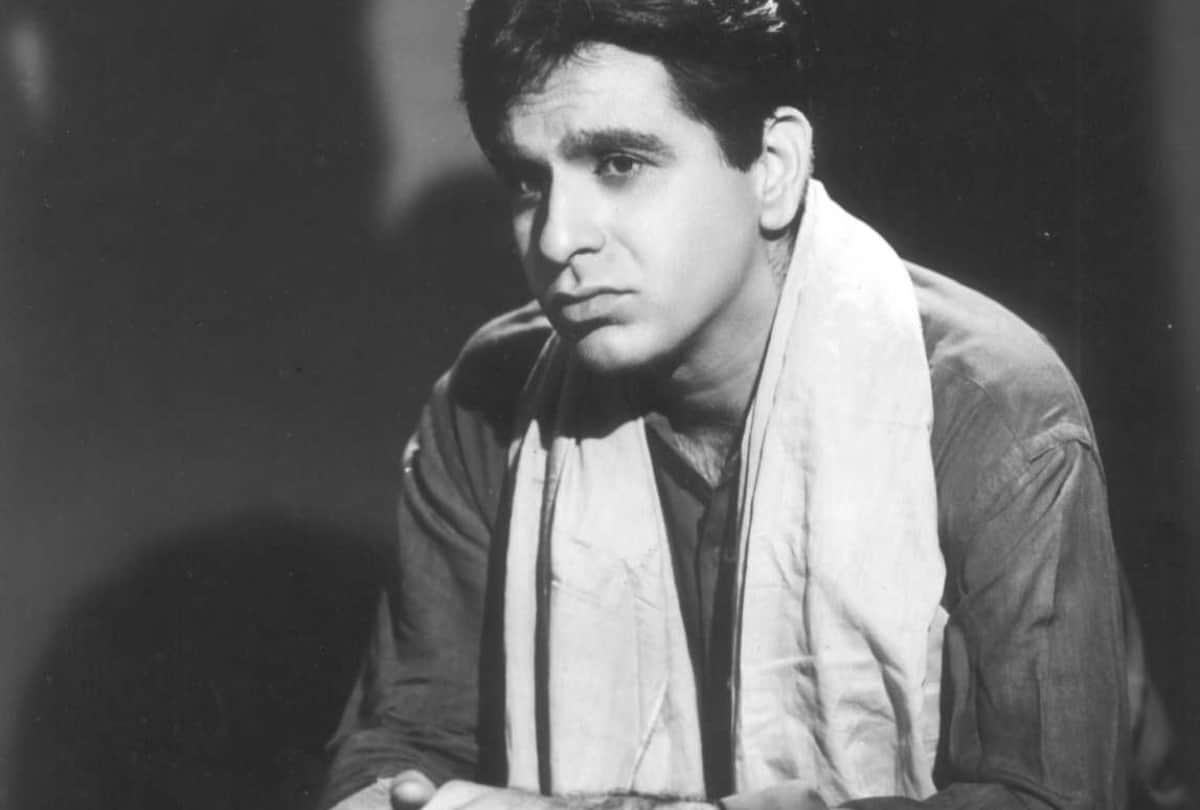 Know About The Incident When Dilip Kumar Was In Jail Got The Name Gandhiwala