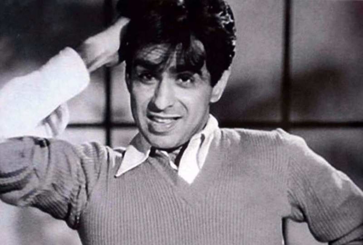 Know About The Incident When Dilip Kumar Was In Jail Got The Name Gandhiwala