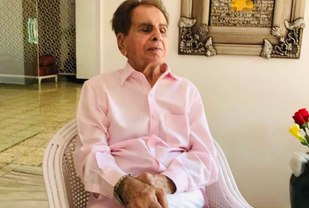 Women Crying For Dilip Kumar Claimed She Is Dilip Sahab Relative Video Viral On Social Media