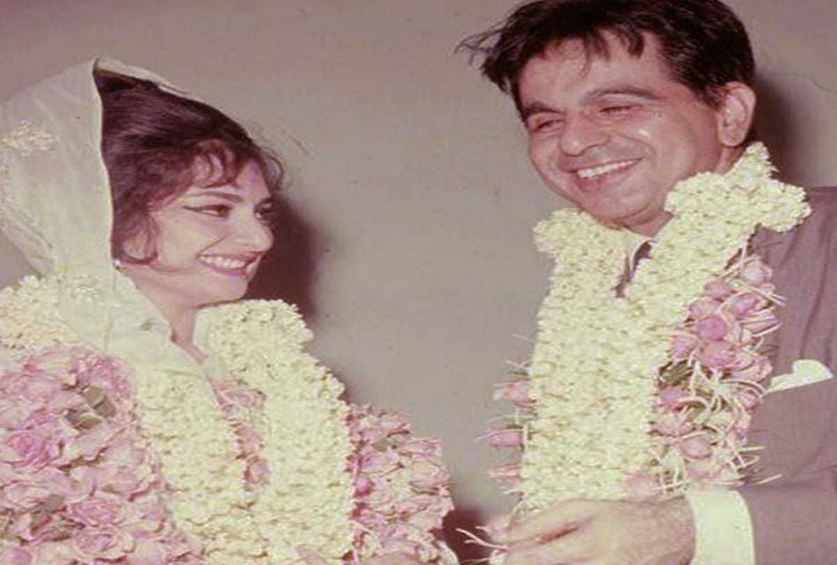 legendary actor dilip kumar loved pink color most of the occasions he wore the pink shirts see photos